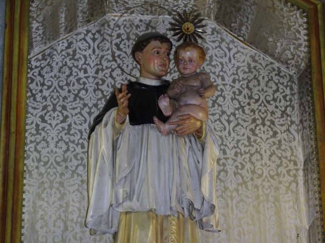 In der Kirche Santa Cruz von Coimbra befindet sich diese Darstellung des heiligen Antonius – genau genommen ist hier aber der Augustiner-Chorherr Fernando zu sehen. Foto: A. Murk OFM Conv.