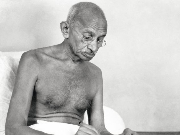Zwölf Mal wurde Mohandas Gandhi für den Friedensnobelpreis nominiert, zuletzt in seinem Todesjahr 1948. Weil eine postume Verleihung ausgeschlossen ist, verzichtete das Komitee dann komplett auf eine Preisvergabe. Foto: Dinodia Photos / Getty Images